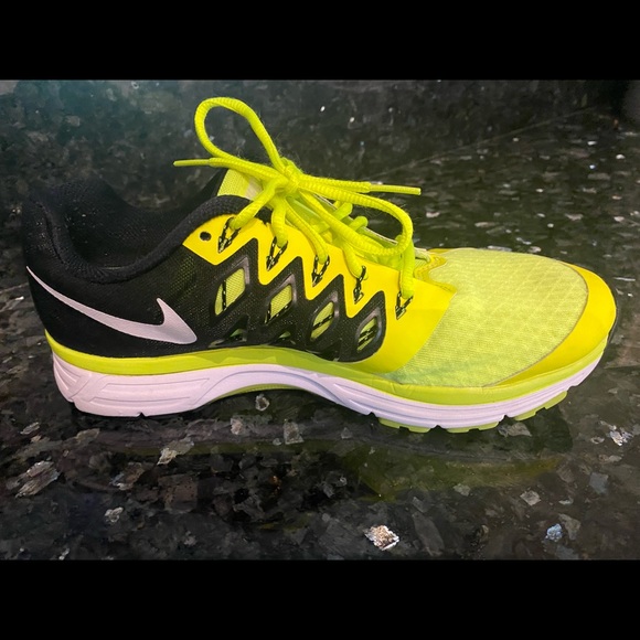 Nike Vomero 9 Running Shoes - Picture 4 of 13